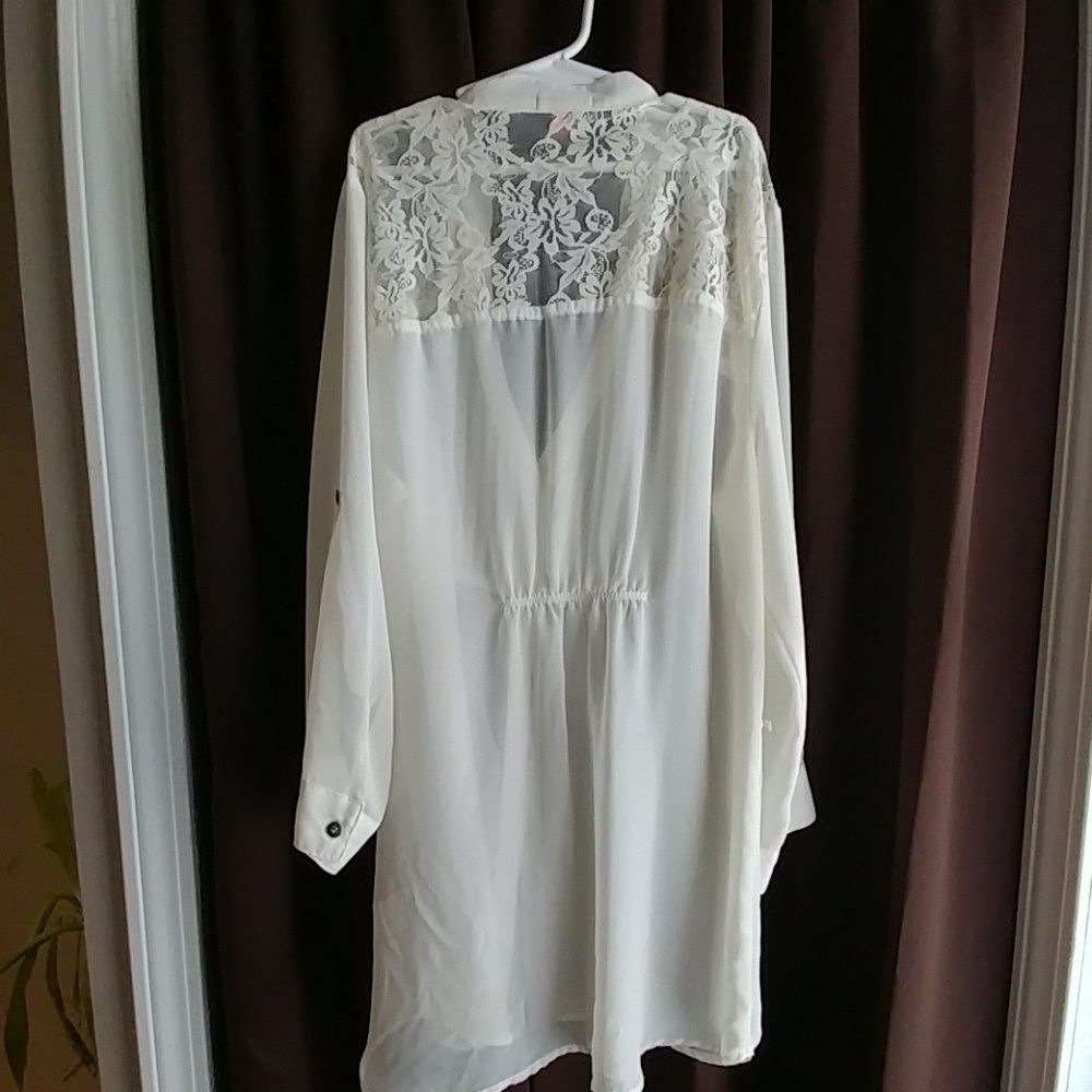Cream Blouse - Picture 2 of 2